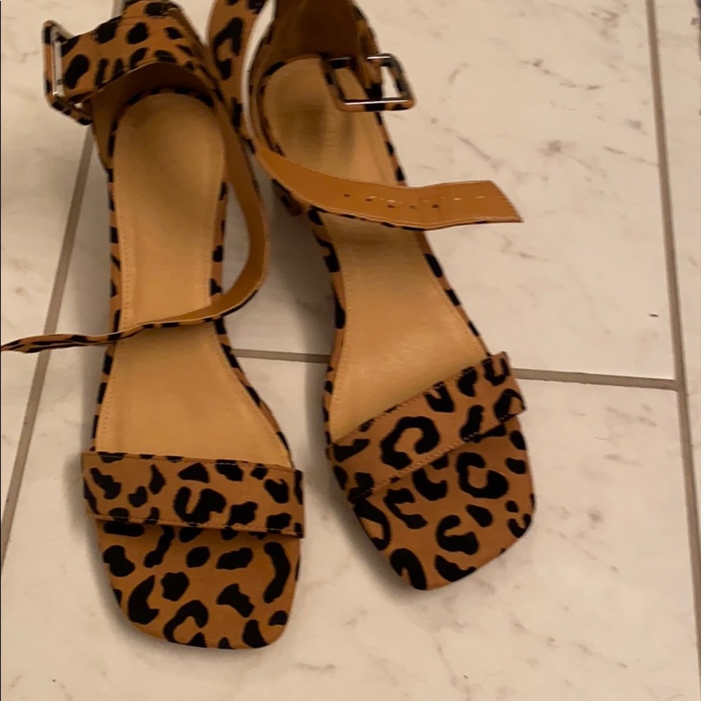 Urban Outfitter square toe heels NWOT